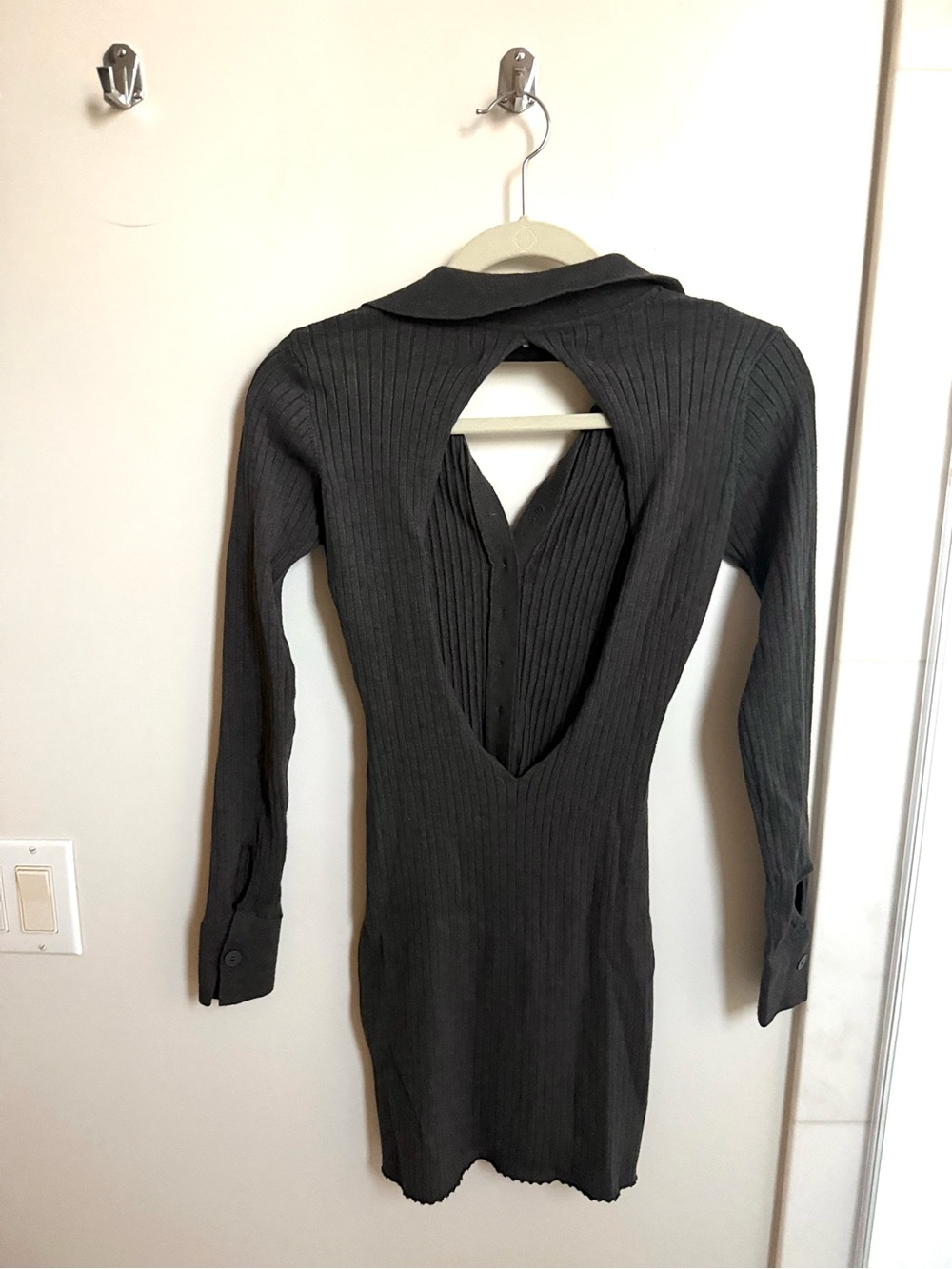 CSFC Open-Back Ribbed Button Knit Midi Dress | Size L | Good Condition - Picture 5 of 5